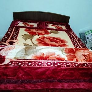 Double bedsheet set